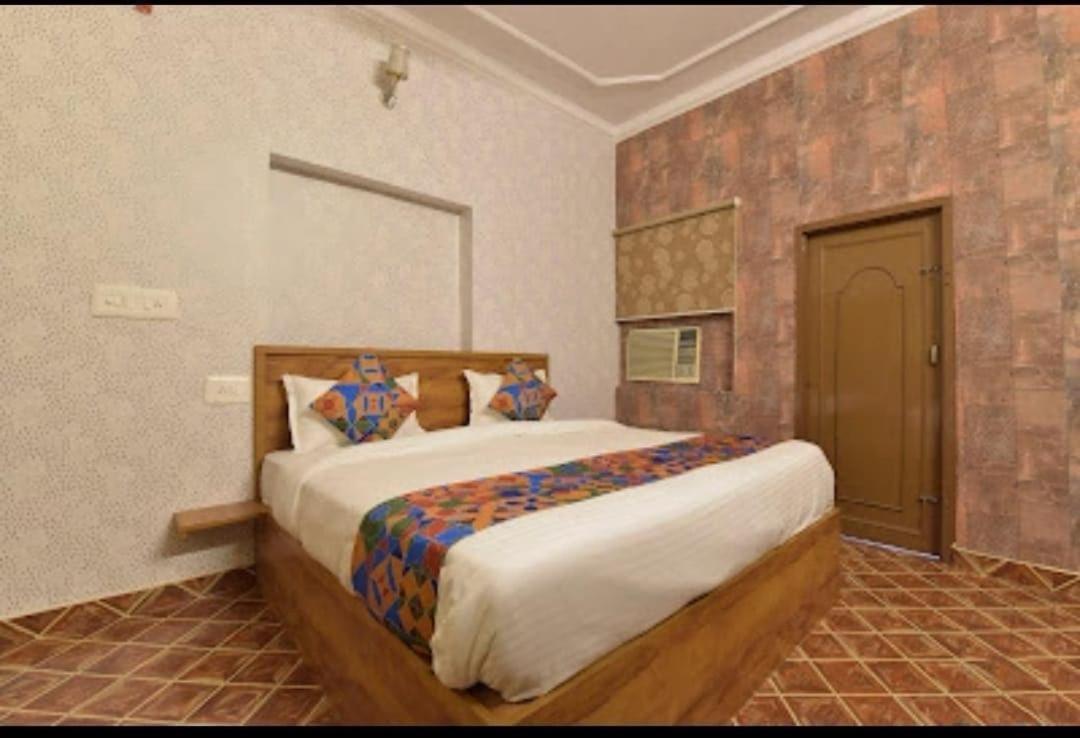 OYO 79261 Hotel Kuhu Palace Džajpur Exteriér fotografie